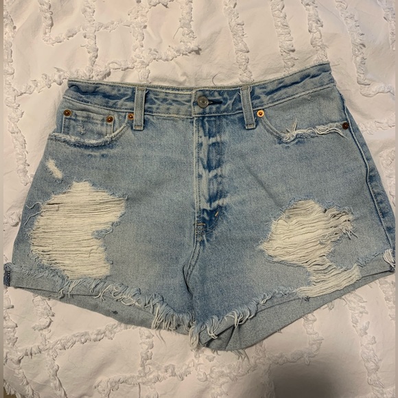 Abercrombie & Fitch Annie High rise light wash distressed denim shorts - size 27 - Picture 4 of 13